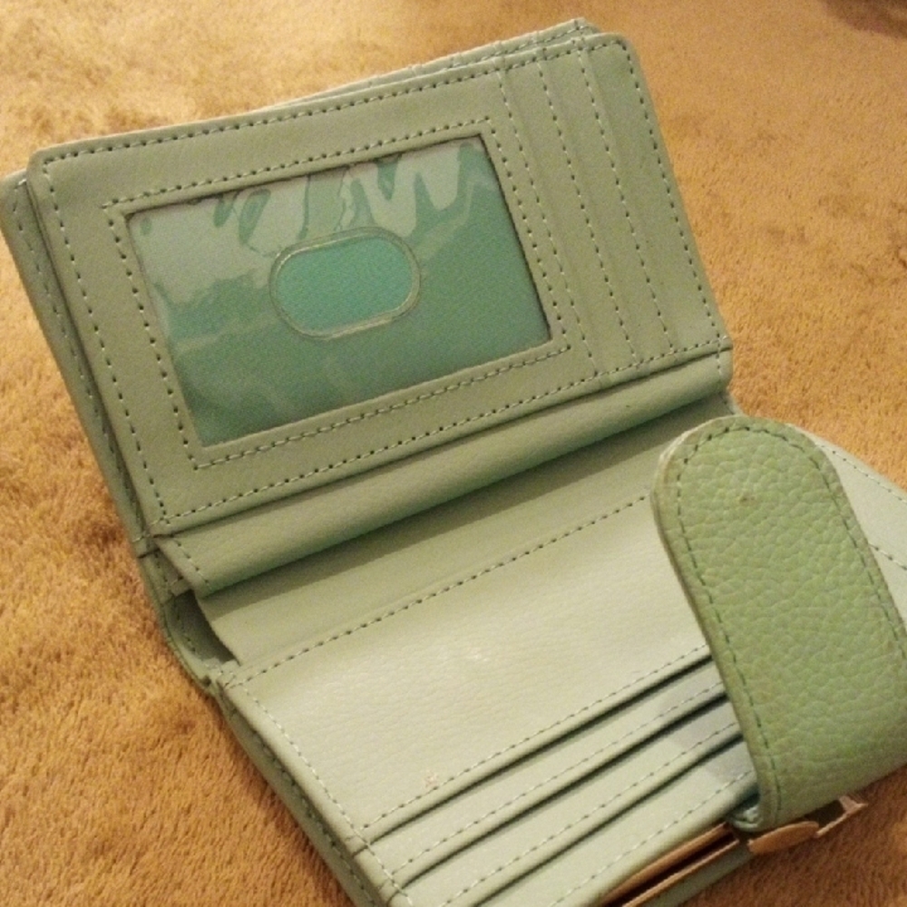 Genuine Leather Mint Green Bifold Wallet with Kiss Lock Coin Purse Card Holder - Picture 3 of 7